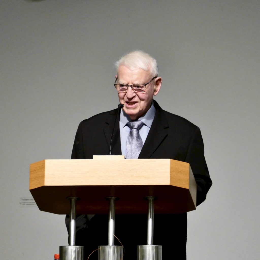 Prof. Dr. Gerhard Maier am Rednerpult